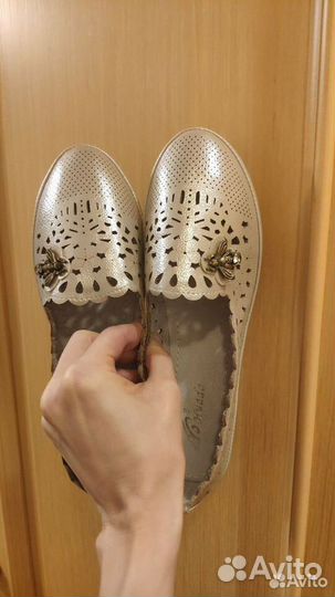 Балетки новые Золото с пчёлкой 37 р