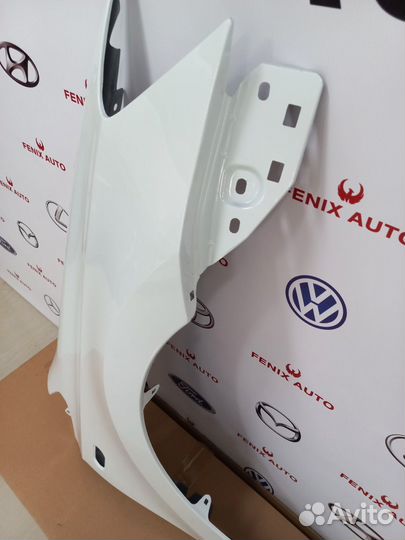 Крыло крашеное Фольксваген Поло 10-20 год Белое