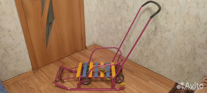 Детские санки на колесах