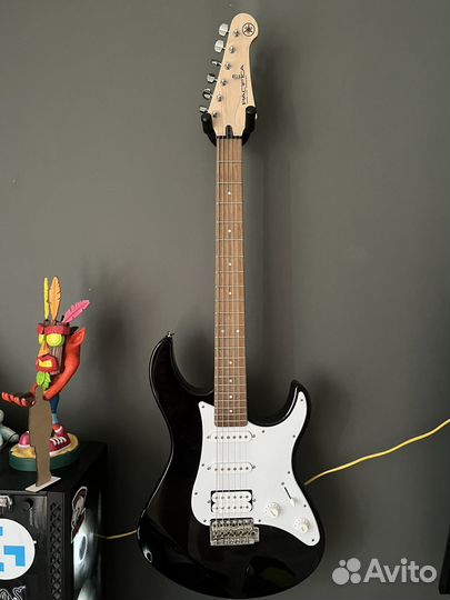 Yamaha pacifica 012(в новом состоянии)