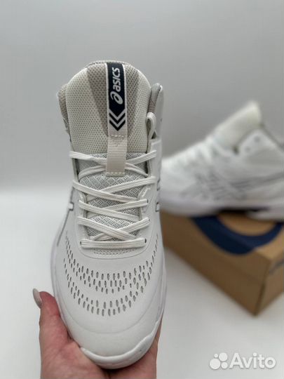 Кроссовки asics баскетбольные