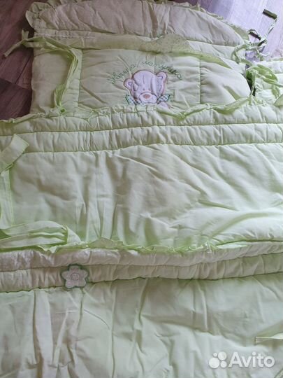 Бортики в кроватку, одеяло и подушка