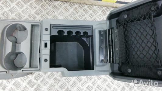 Подлокотник центральный jeep grand cherokee WK (93