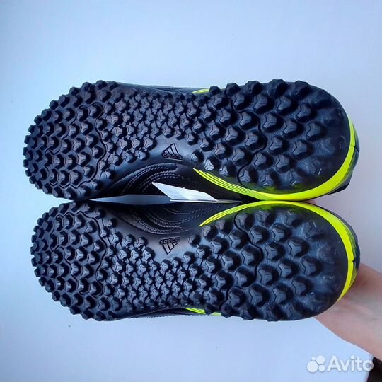 Сороконожки Adidas оригинал р. 44 (UK 10.5)