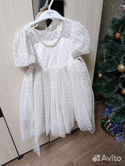 Платье нарядное для девочки 98-104