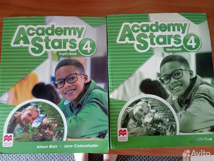 Тетрадь и учебник по английскому Academy Stars4