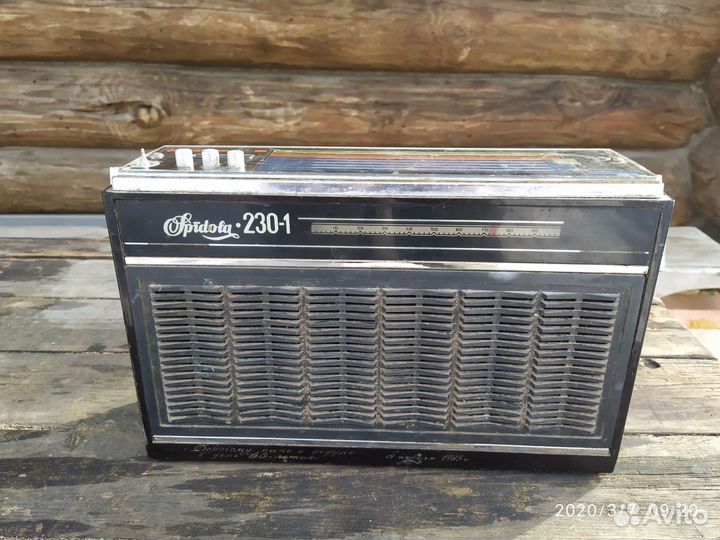 Советский транзисторный приемник Spidola 230-1