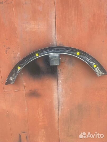 Молдинг задней левой арки Volvo c 30