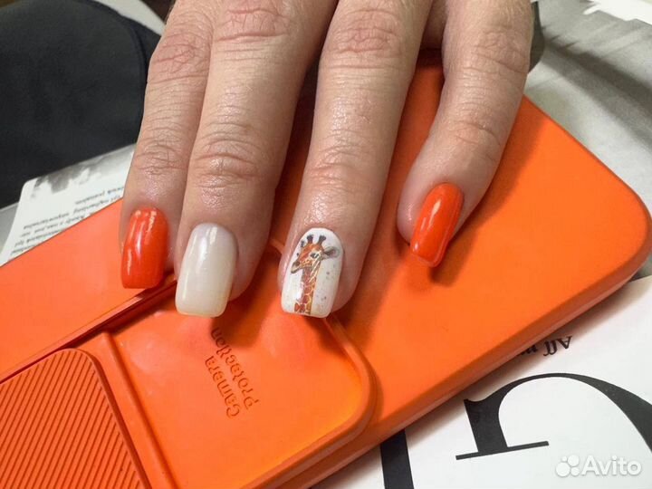 Модель на маникюр