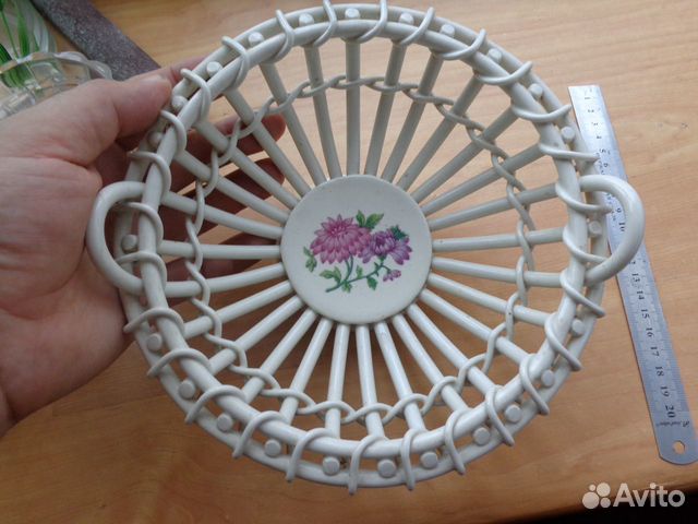 Фарфоровая сухарница