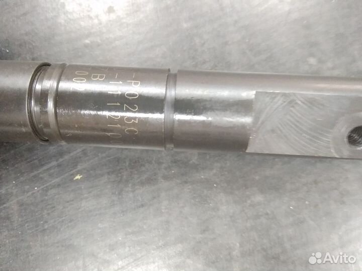 Форсунка двигателя Yuchai YC6J125Z J3400-1112010, J9900-111210