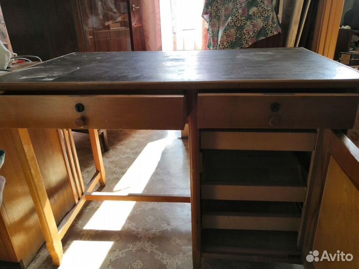 Письменный стол деревянный бу, зарезервирован