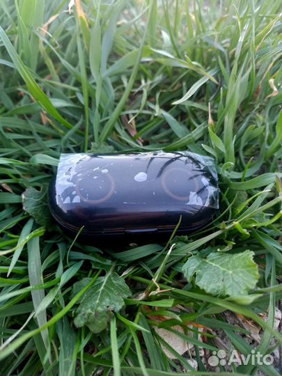 Беспроводные наушники новые