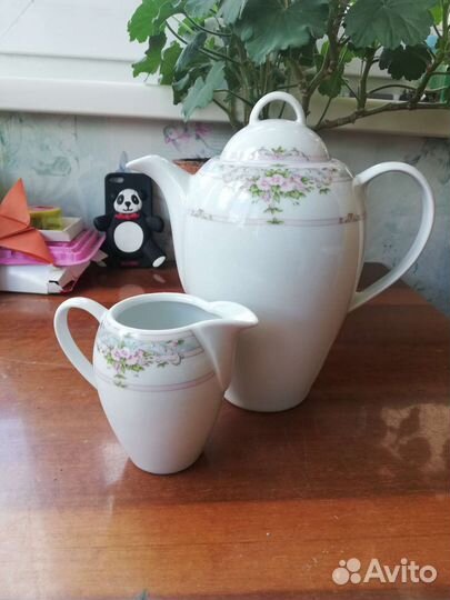 Комплект чайник и молочник