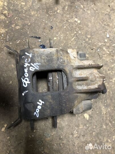 Передний суппорт Ford Focus 1