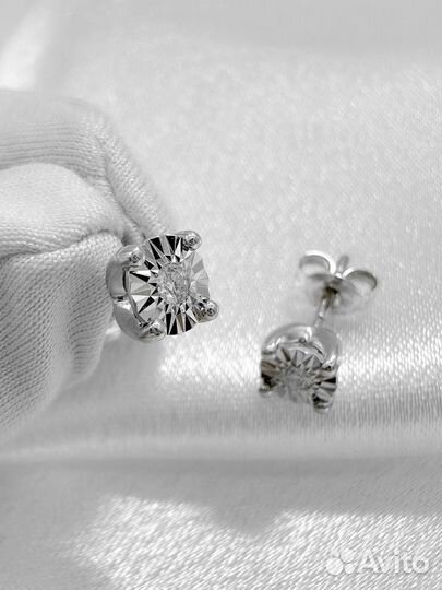 Золотые серьги-пусеты с бриллиантами 585 / 1.77 гр