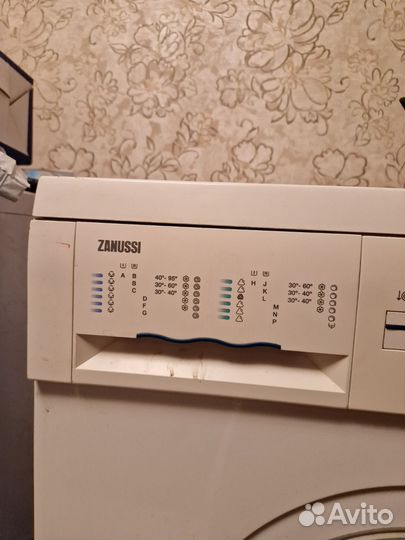 Стиральная машина на запчасти zanussi