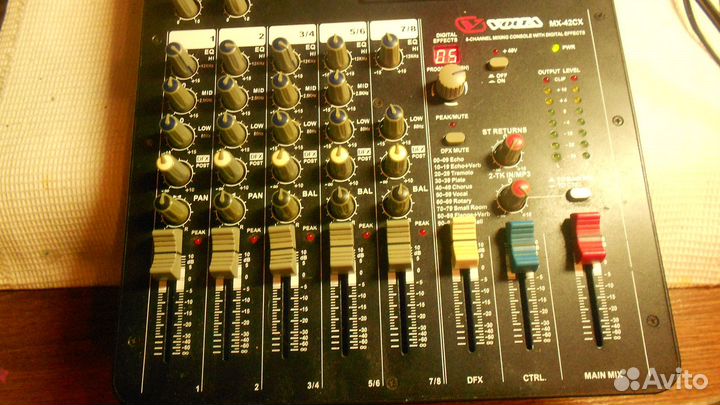 Микшерный пульт с блоком питания