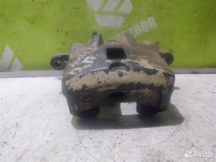 Суппорт передний правый Хендай Лантра 96-00