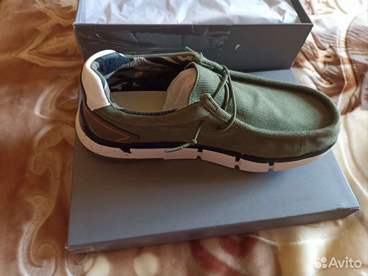 Кроссовки мужские 41 размер новые