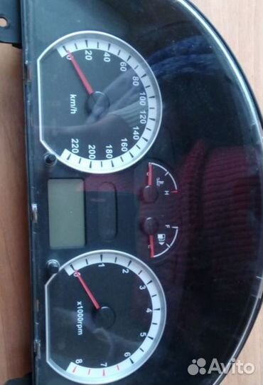 Панель приборов блок предохранителеи блок комфорта