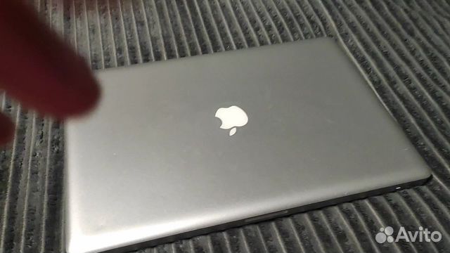 Apple macbook pro 17 2011