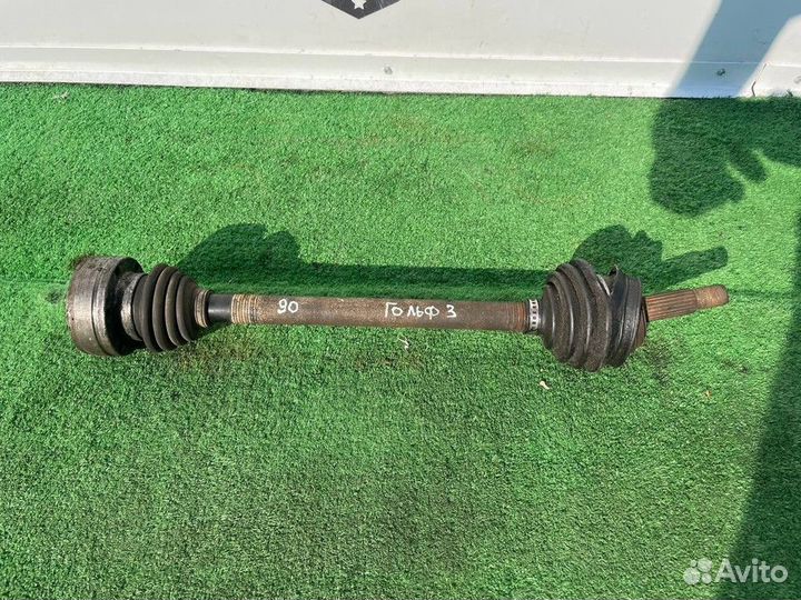 Полуось (привод) передняя левая L Volkswagen Golf