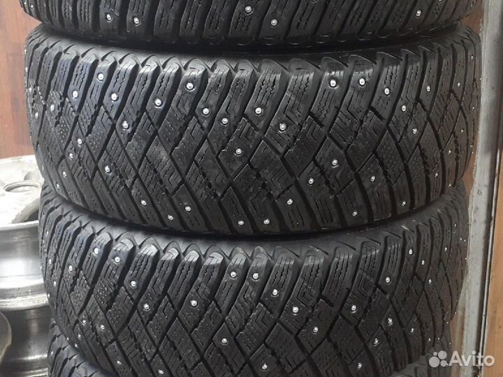 Goodyear Ultragrip Ice Arctic 205/55 R16 94T