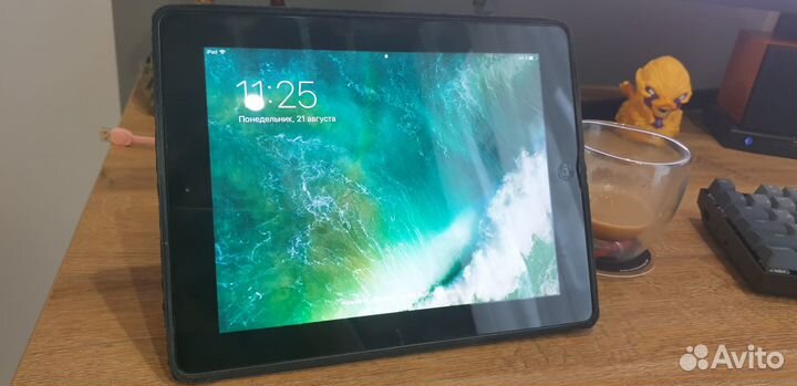 Планшет Apple iPad 16Gb (MD510RS/A)