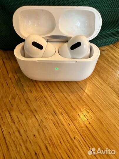 Беспроводные наушники apple airpods 1