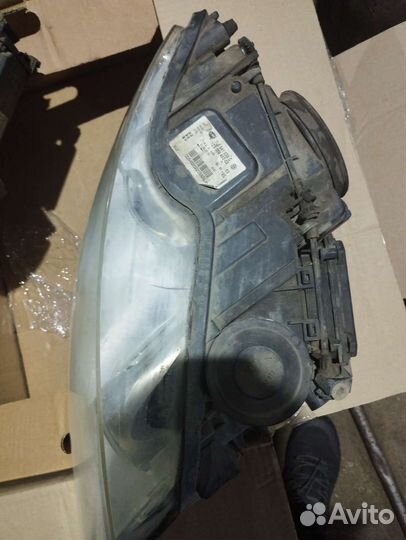 Фара volkswagen touareg 2009 года правая