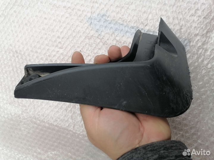 Брызговик задний Kia RIO 3 Лев