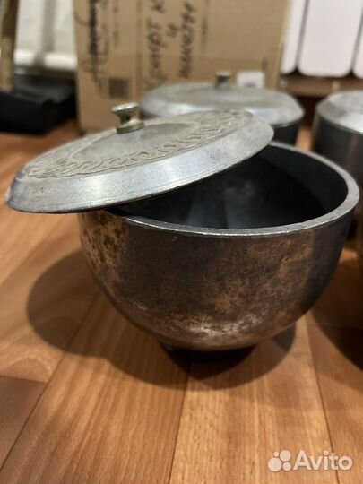 Чугунные горшочки и прихват