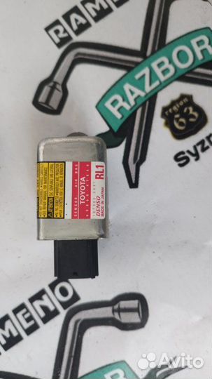 Блок управления SRS передний левый Toyota Prius