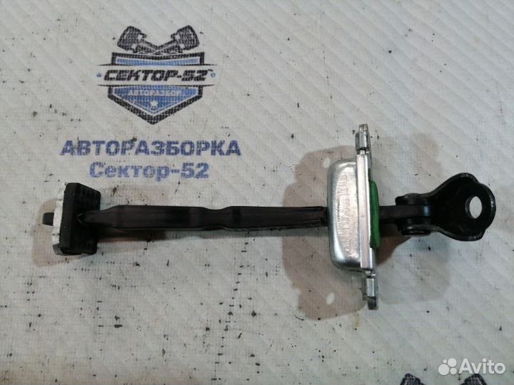 Ограничитель двери передний пра Hyundai Santa Fe 2