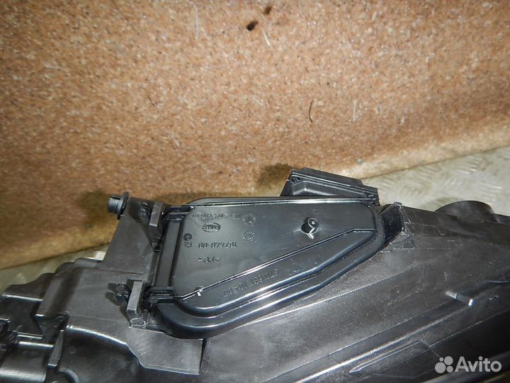 Фара правая Porsche Cayenne