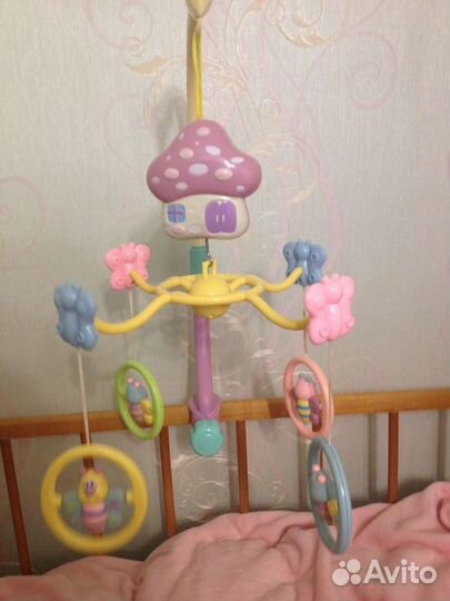 Музыкальная карусель на кроватку