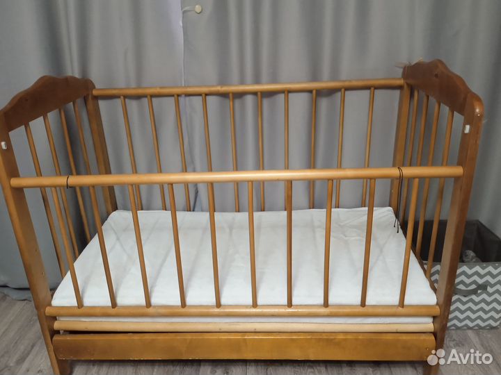 Детская кроватка