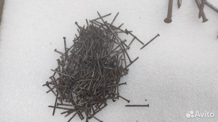 Гвози и саморезы