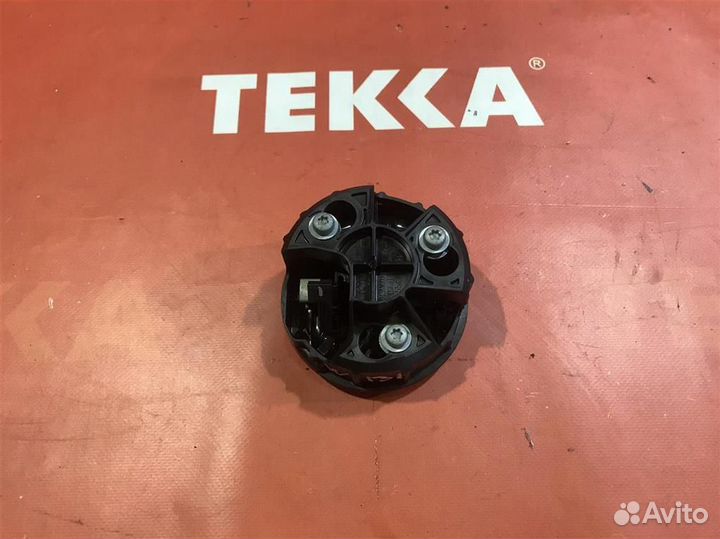 Кнопка открывания багажника бмв 1 Ф20 / Ф21