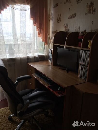 Компьютерный стол