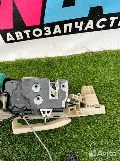 Замок двери передней левой Ford Explorer 6 U625