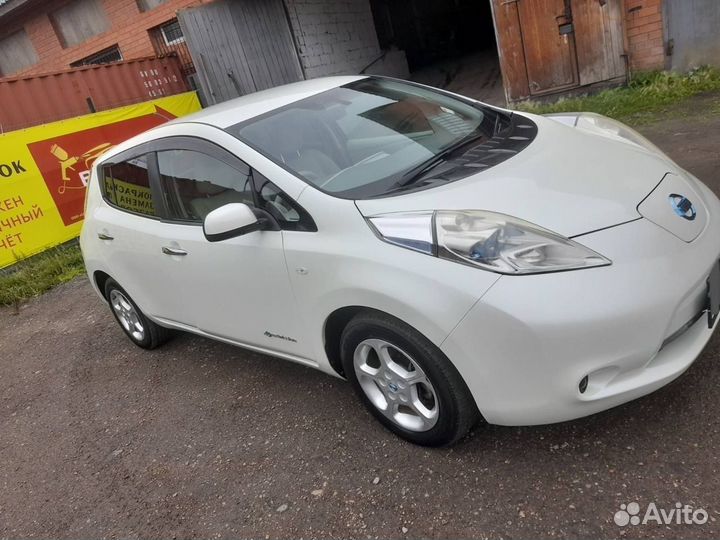 Nissan Leaf AT, 2011, 140 000 км