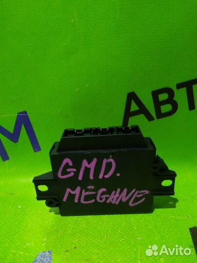 Блок электронный Renault Megane BZ0G M4RF713 2011