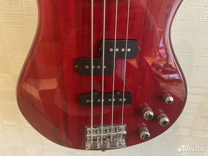 Бас гитара ibanez Soundgear GIO gsr 200 4 струны