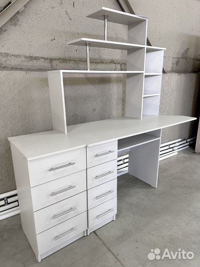 Стол письменный компьютерный