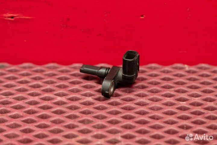 Датчик ABS передний левый Toyota Land Cruiser 200