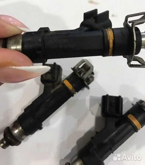 Форсунка топливная Mazda LF 2.0 Mazda 6