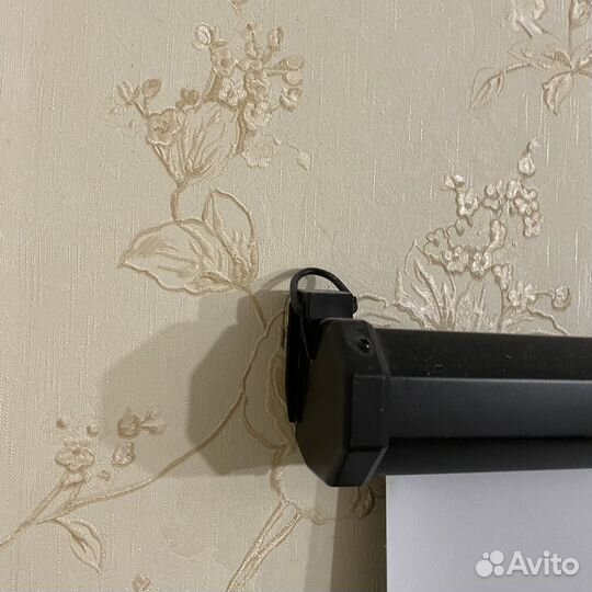 Экран для проектора 111 дюймов