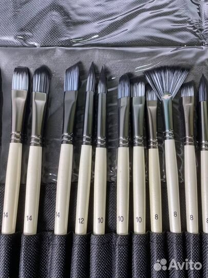 Набор художественных кистей 24 шт новый